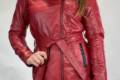 2558 Női kacsúsított öves női piros bőrkabát
